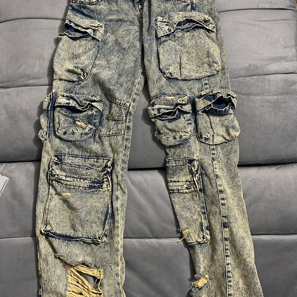 Vintage-like baggy jeans
